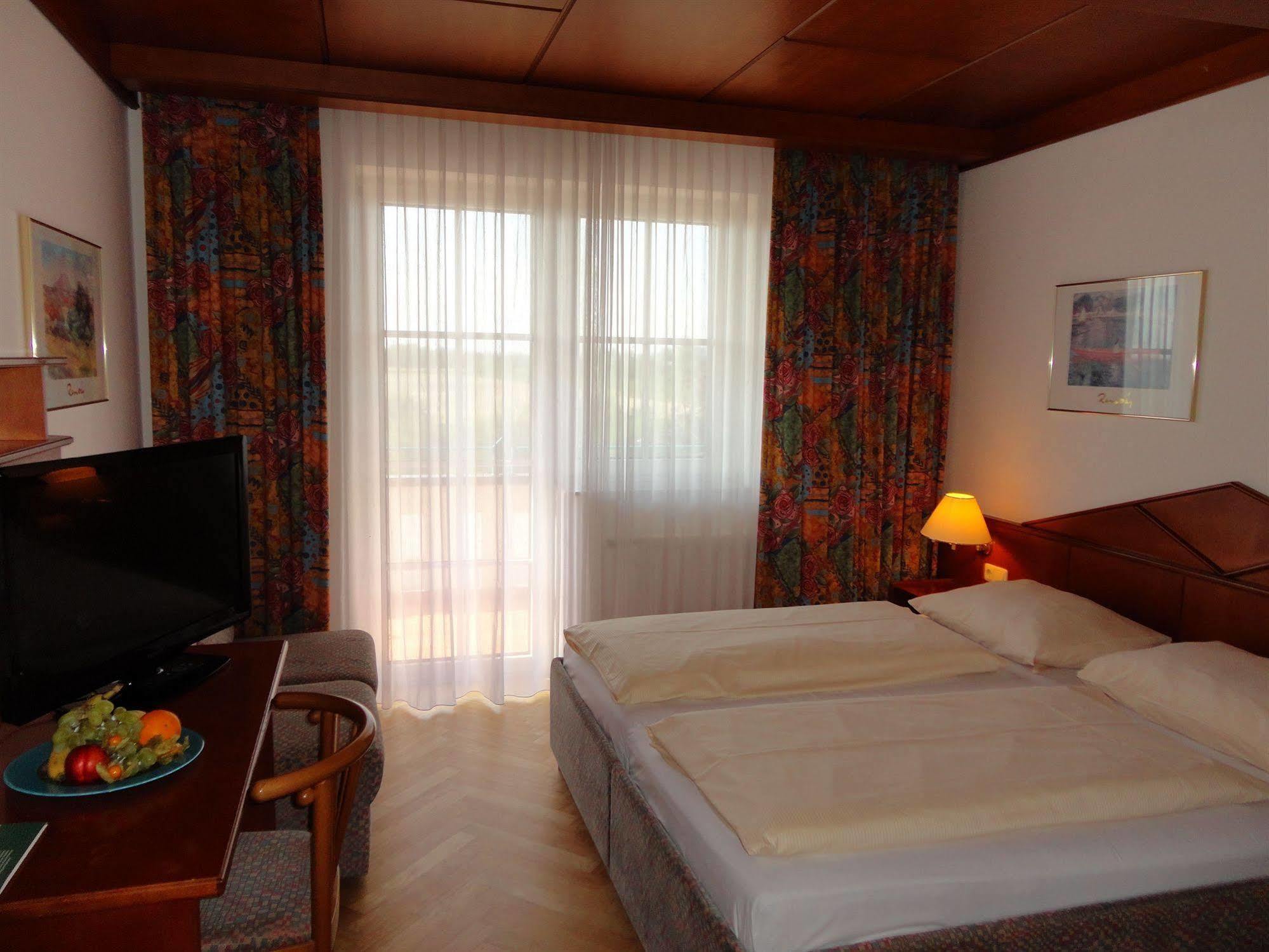 Komfort-Hotel Stockinger Ansfelden Bagian luar foto