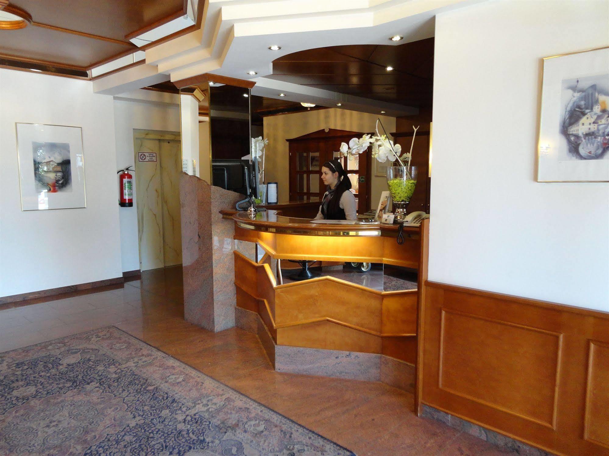 Komfort-Hotel Stockinger Ansfelden Bagian luar foto