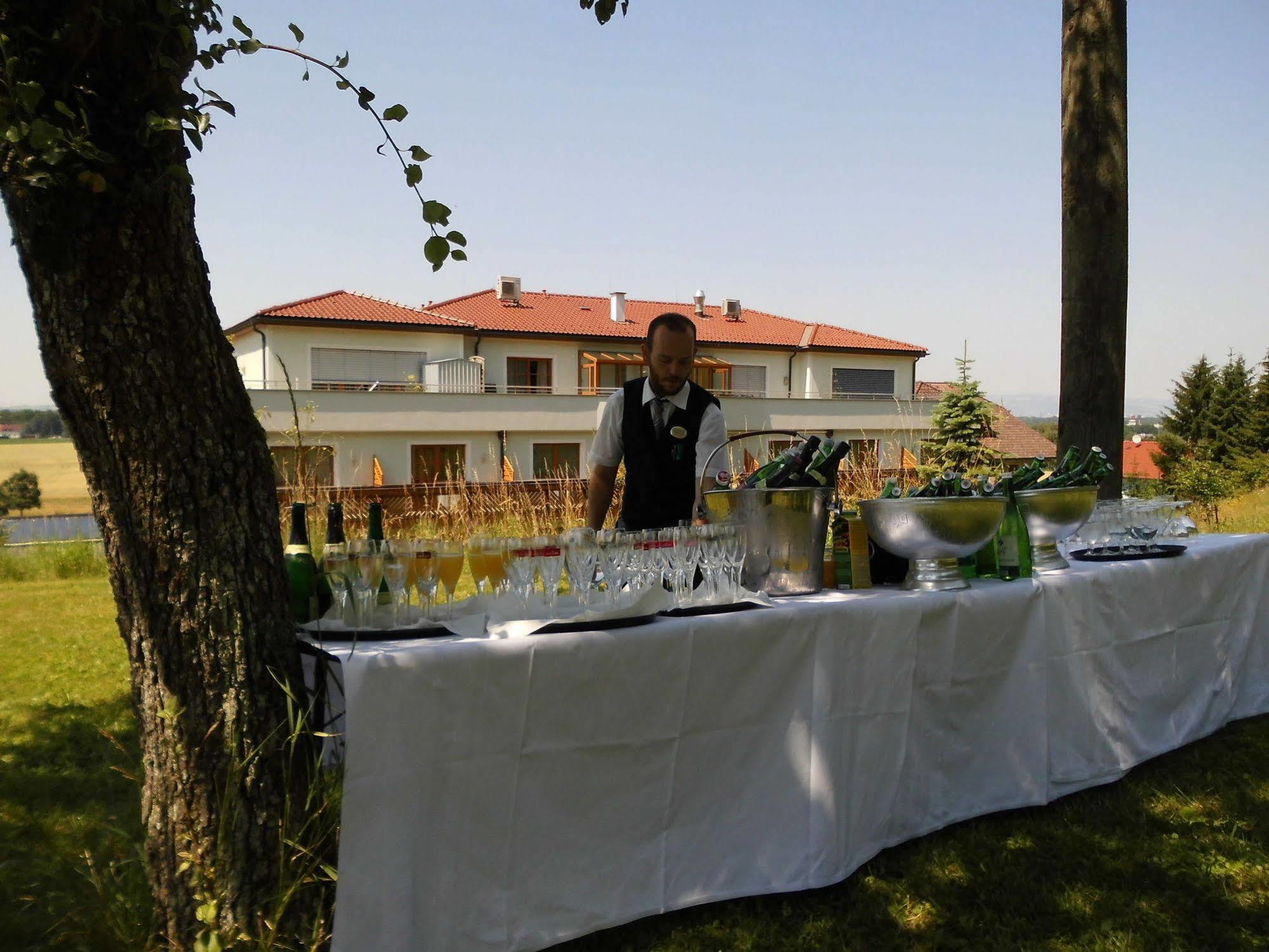 Komfort-Hotel Stockinger Ansfelden Bagian luar foto