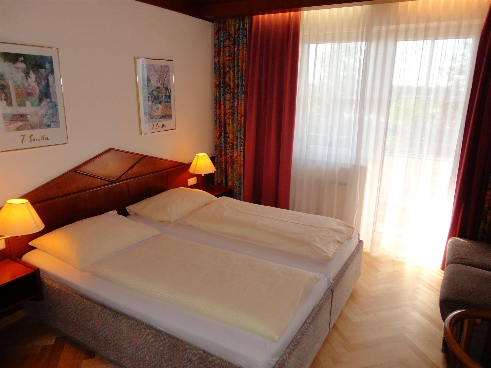 Komfort-Hotel Stockinger Ansfelden Bagian luar foto